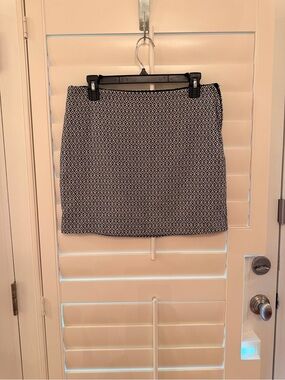 Gap Black and White Patterned Women’s Skirt Size 6